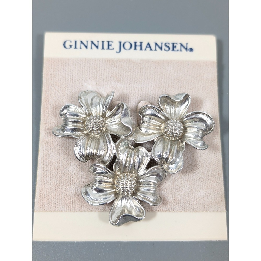 Ginnie‎ Johansen Silver Tone Dogwood Flower 3D Brooch Pin